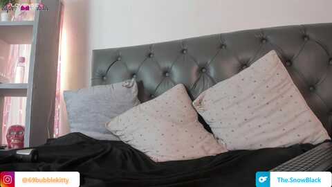 snowblack_ @ stripchat on 20230914