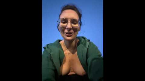 Media: the_snowwhitee Stripchat 2023-09-14 17:43:00