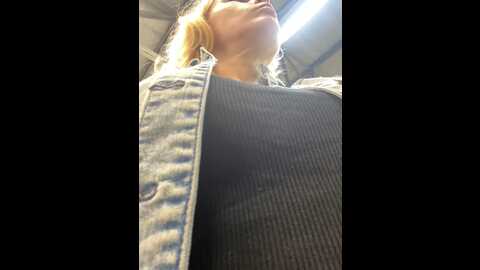 Media: crazzychicks Stripchat 2023-09-15 07:46:00