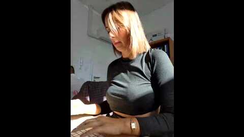 Media: hii_lolla Stripchat 2023-09-15 09:09:00