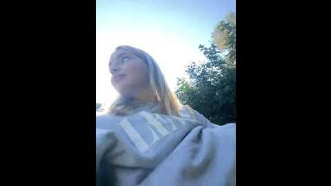 Media: legally_blonde Stripchat 2023-09-15 08:19:00