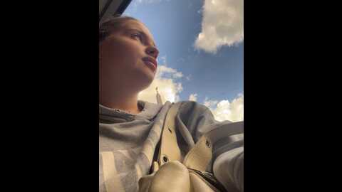 Media: legally_blonde Stripchat 2023-09-15 09:32:00