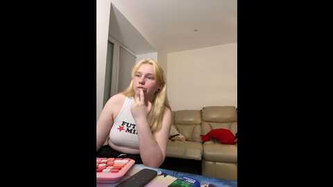 Media: radiants_two Stripchat 2023-09-15 00:00:00