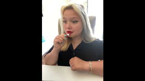 Media: sofiaadams Stripchat 2023-09-15 07:45:00