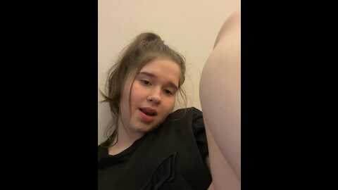 Media: hornygirlh Stripchat 2023-09-16 00:24:00