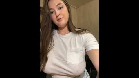 Media: kamilla_loop Stripchat 2023-09-16 18:20:00