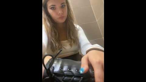 Media: holy_tereza Stripchat 2023-09-17 13:32:00