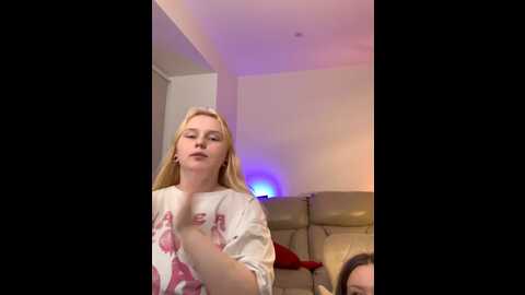 Media: radiants_two Stripchat 2023-09-17 02:12:00