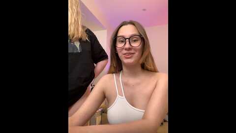 Media: radiants_two Stripchat 2023-09-17 21:00:00