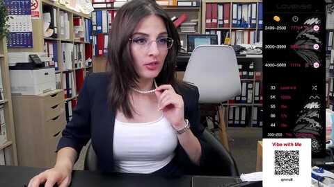 Media: classyladyrellax Stripchat 2023-09-18 13:39:00