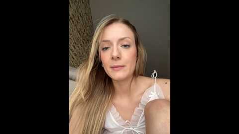 Media: evelyn_jade Stripchat 2023-09-18 08:40:00