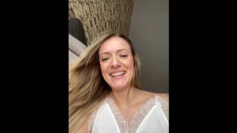 Media: evelyn_jade Stripchat 2023-09-18 08:44:00