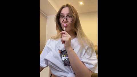 Media: radiants_two Stripchat 2023-09-18 16:08:00