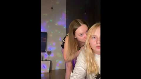 Media: radiants_two Stripchat 2023-09-19 03:00:00