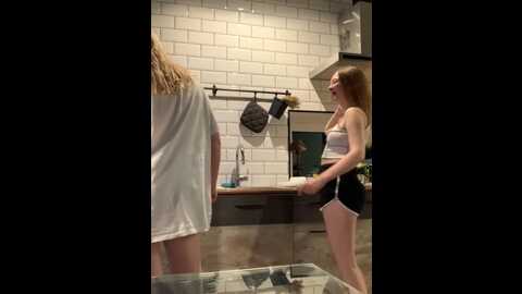 Media: radiants_two Stripchat 2023-09-19 17:12:00