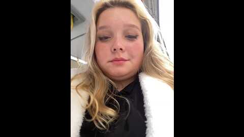 Media: sofiaadams Stripchat 2023-09-19 12:11:00