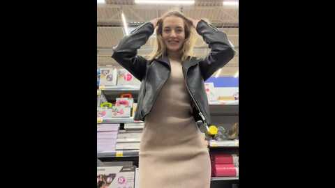 Media: _angelari_ Stripchat 2023-09-20 10:16:00
