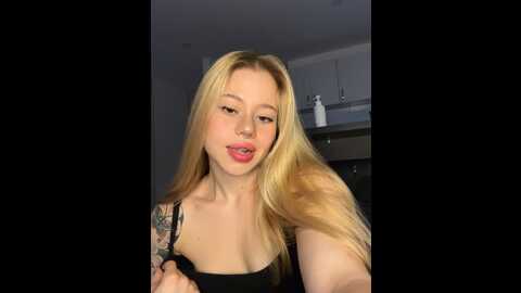 Media: curchez_ Stripchat 2023-09-19 22:50:00