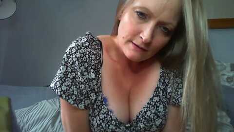 honeybluex @ stripchat on 20230921