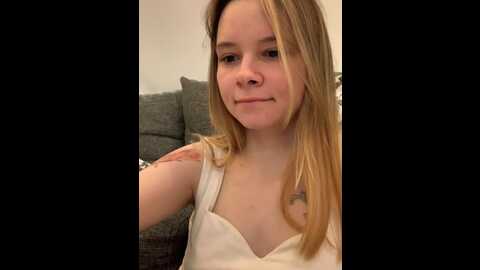 Media: radiants_two Stripchat 2023-09-21 04:56:00