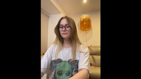 Media: radiants_two Stripchat 2023-09-21 17:56:00