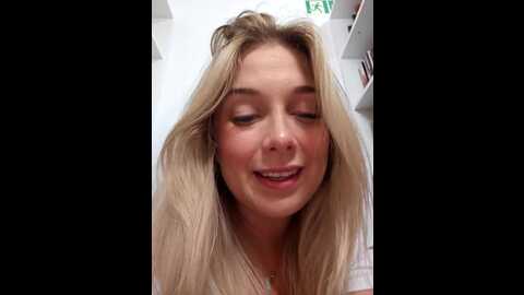 Media: cherryauroraa Stripchat 2023-09-22 18:12:00