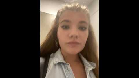 Media: holy_tereza Stripchat 2023-09-22 15:52:00