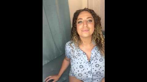 Media: miamellycious Stripchat 2023-09-22 03:32:00