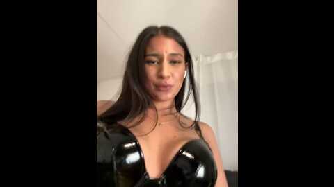 Media: yasmine_khalifa Stripchat 2023-09-22 01:35:00