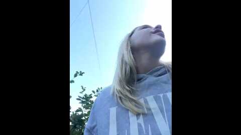 Media: legally_blonde Stripchat 2023-09-23 07:23:00