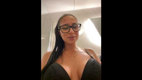 Media: yasmine_khalifa Stripchat 2023-09-23 00:52:00