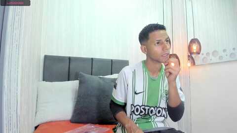 Media: yayi_derek Stripchat 2023-09-23 18:49:00