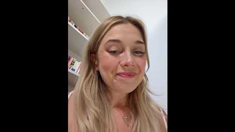 Media: cherryauroraa Stripchat 2023-09-24 17:54:00