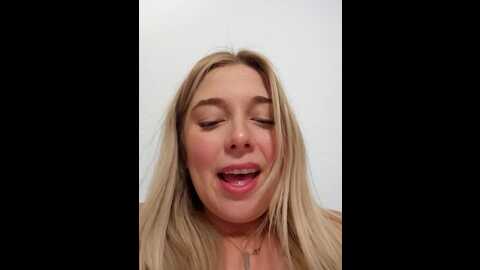 Media: cherryauroraa Stripchat 2023-09-24 19:28:00