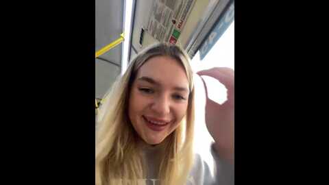 Media: legally_blonde Stripchat 2023-09-24 07:51:00