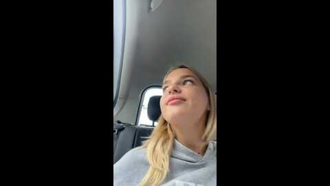 Media: legally_blonde Stripchat 2023-09-24 12:08:00