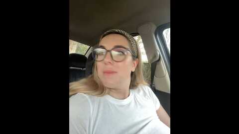 Media: mommmyyummy Stripchat 2023-09-25 15:20:00