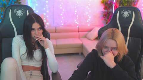 Media: glinting_mirror_054 Stripchat 2023-09-27 12:03:00