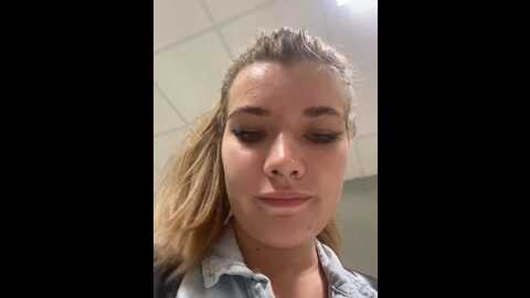 Media: holy_tereza Stripchat 2023-09-27 15:57:00