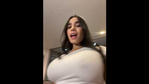 Media: irish_collins Stripchat 2023-09-27 01:41:00