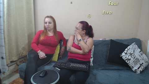 Media: lesb_milf Stripchat 2023-09-26 23:31:00