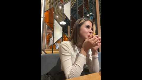Media: emily_campbel Stripchat 2023-09-28 14:24:00