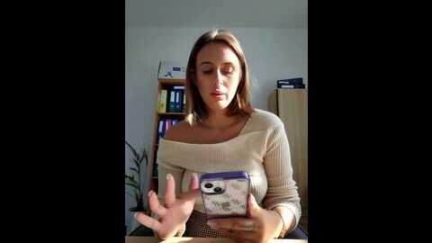 Media: hii_lolla Stripchat 2023-09-28 08:52:00