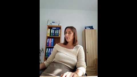 Media: hii_lolla Stripchat 2023-09-28 09:03:00