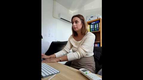 Media: hii_lolla Stripchat 2023-09-28 10:51:00