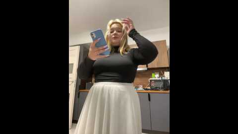 Media: sofiaadams Stripchat 2023-09-28 07:07:00