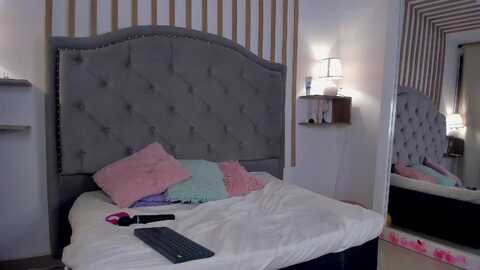 Media: sophieandmarkls Stripchat 2023-09-28 01:44:00