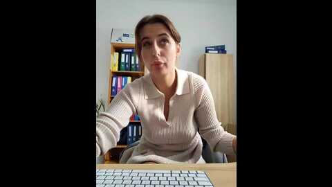 Media: hii_lolla Stripchat 2023-09-29 10:01:00