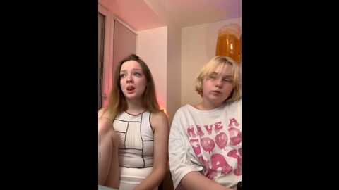 Media: radiants_two Stripchat 2023-09-29 01:00:00