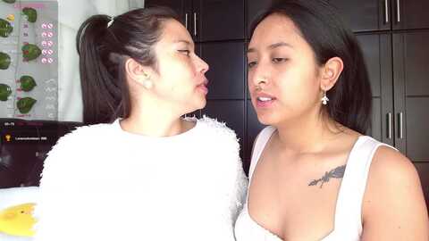Media: 2summerlove1 Stripchat 2023-09-30 19:05:00